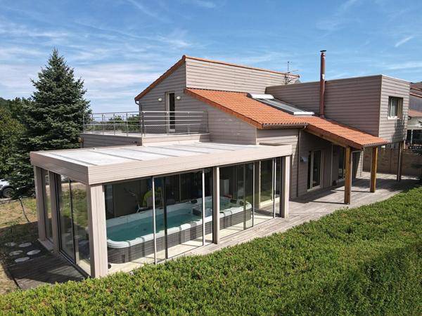 EXCLUSIVITE Villa de 215 m2 sur les hauteurs à 8 minutes du centre de Clermont-Ferrand , Durtol
