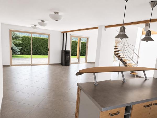 EXCLUSIVITE Villa de 215 m2 sur les hauteurs à 8 minutes du centre de Clermont-Ferrand , Durtol