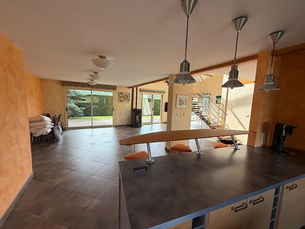 EXCLUSIVITE Villa de 215 m2 sur les hauteurs à 8 minutes du centre de Clermont-Ferrand , Durtol