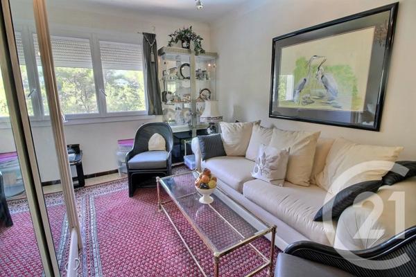 Maison à vendre  5 pièces - 132,99 m 2   CHATEAUNEUF GRASSE  - 06