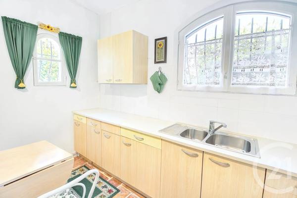 Maison à vendre  5 pièces - 132,99 m 2   CHATEAUNEUF GRASSE  - 06