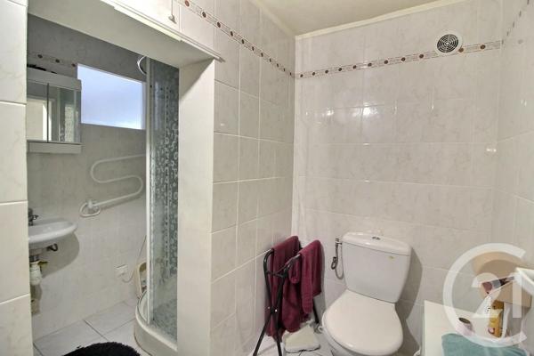 Maison à vendre  5 pièces - 132,99 m 2   CHATEAUNEUF GRASSE  - 06