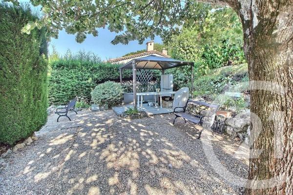Maison à vendre  5 pièces - 132,99 m 2   CHATEAUNEUF GRASSE  - 06