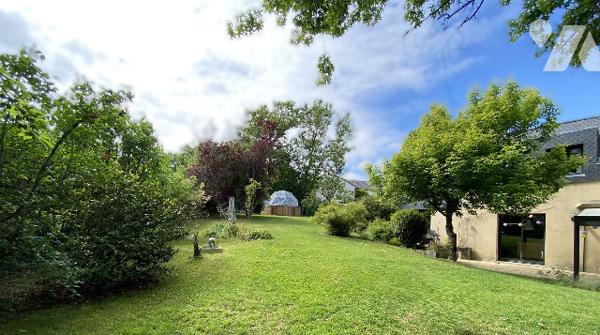 Maison atypique rénovée 4 chambres, garage et grand jardin