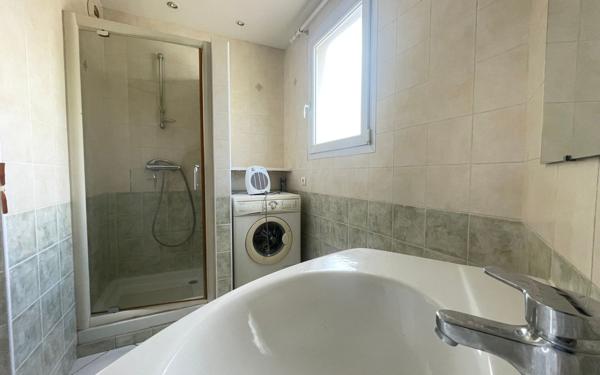 Appartement à vendre    2 pièces • 62,68 m2 Vénissieux