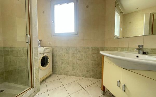 Appartement à vendre    2 pièces • 62,68 m2 Vénissieux