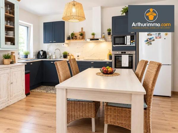Vente                                                      Maison
                        
                     4 pièces                      72 m2                     à Santa-Maria-Siché