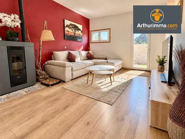 Vente                                                      Maison
                        
                     4 pièces                      72 m2                     à Santa-Maria-Siché