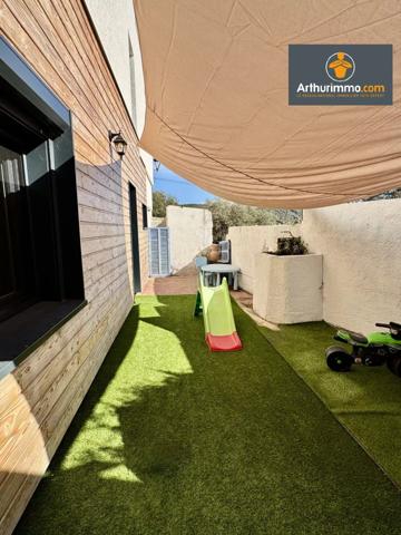 Vente                                                      Maison
                        
                     4 pièces                      72 m2                     à Santa-Maria-Siché