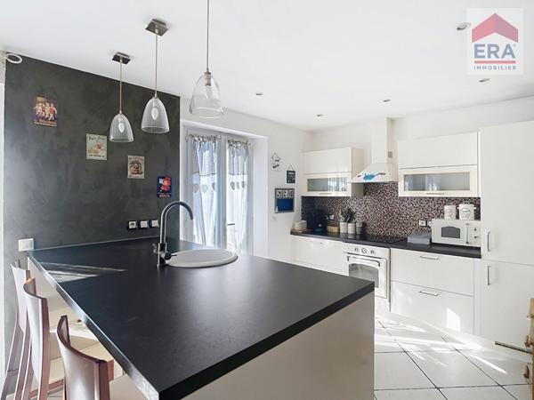 A VENDRE MARSEILLE 13014 MAISON T4 AVEC JARDIN ET CAVE AMENAGEE EN T3