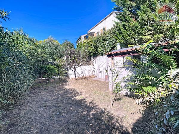 A VENDRE MARSEILLE 13014 MAISON T4 AVEC JARDIN ET CAVE AMENAGEE EN T3