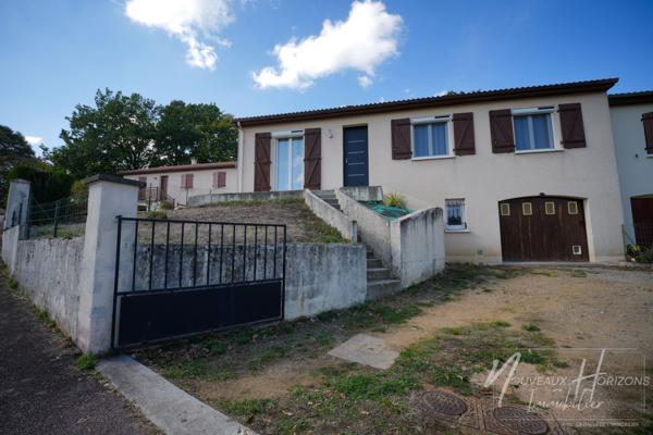 Maison
         5 pièces
        - 88 m² Exclusivité 229 900 €*
