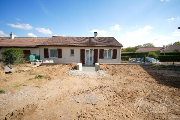 Maison
         5 pièces
        - 88 m² Exclusivité 229 900 €*