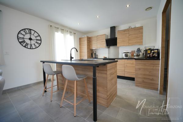 Maison
         5 pièces
        - 88 m² Exclusivité 229 900 €*