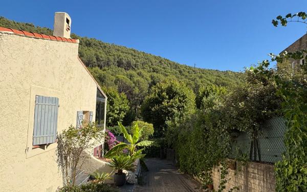 Maison à vendre    4 pièces • 98 m2 Carnoux-en-Provence