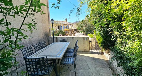 Splendide maison de village avec  jardinet et terrasses