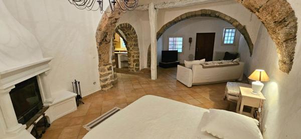 Splendide maison de village avec  jardinet et terrasses