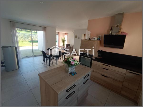 Safti-Benjamin Marcouiller vous propose : Maison contemporaine de 5 pièces.