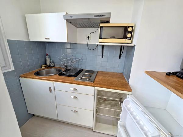 Beau studio meublé dernier étage