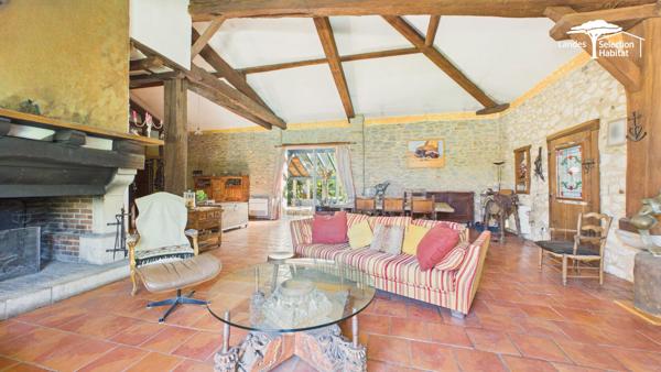Ensemble immobilier d'exception de 380 m² hab. , piscine, dépendances et revenus locatifs Riviere saas et gourby