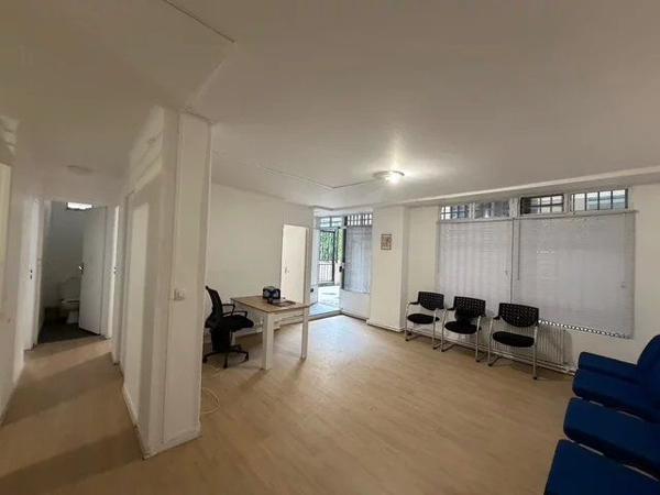 Location Bureau 65 m2 à Paris 15