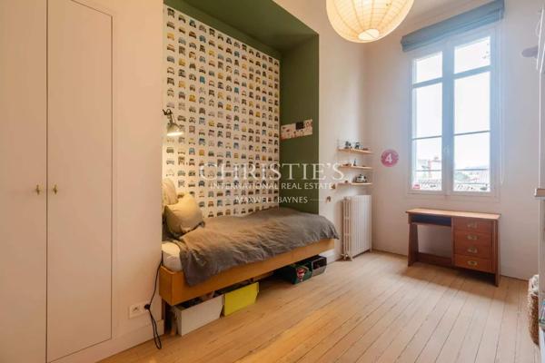 Saint Seurin – Hôtel particulier XIXe rénové avec dépendance