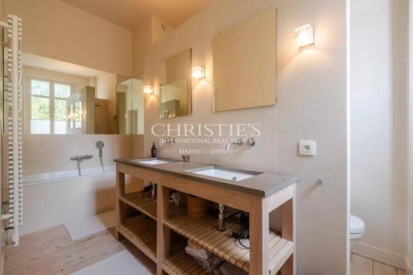 Saint Seurin – Hôtel particulier XIXe rénové avec dépendance