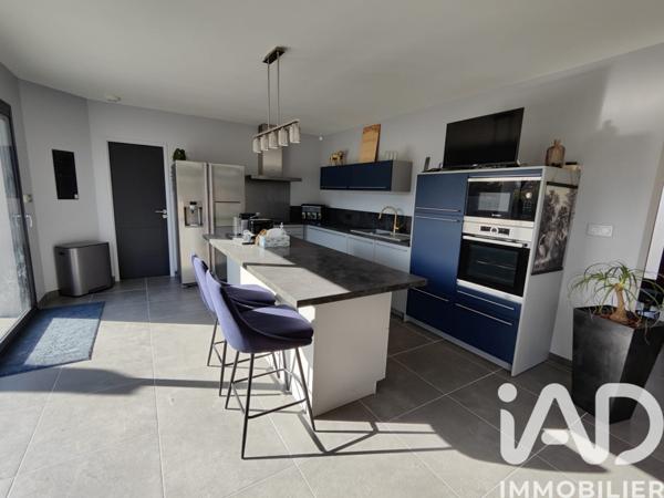Maison à vendre 5 pièces 142 m² Chanteau