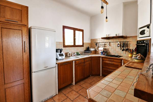 Maison  4 pièce(s) 112 m2, Maison de village Cabriès,  Centre historique Cabriès, Maison de caractère, Bâtisse du XIXe siècle, Maison années 1800, Charme de l'ancien,Grande terrasse, Terrasse sans vis, plein Sud