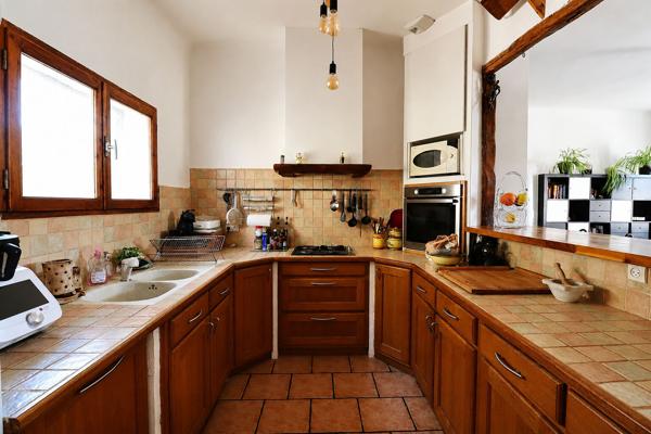 Maison  4 pièce(s) 112 m2, Maison de village Cabriès,  Centre historique Cabriès, Maison de caractère, Bâtisse du XIXe siècle, Maison années 1800, Charme de l'ancien,Grande terrasse, Terrasse sans vis, plein Sud