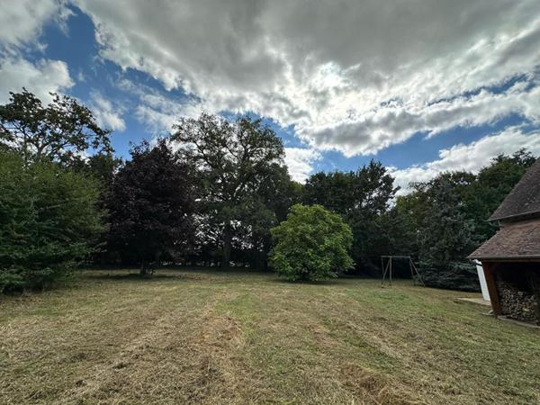 A 1h15 de PARIS - Authentique LONGERE 18ème de 210 m2, DEPENDANCE, PARC ARBORE DE 6483 m2