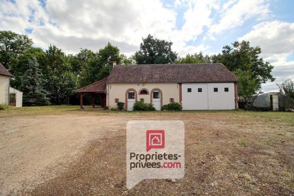 A 1h15 de PARIS - Authentique LONGERE 18ème de 210 m2, DEPENDANCE, PARC ARBORE DE 6483 m2