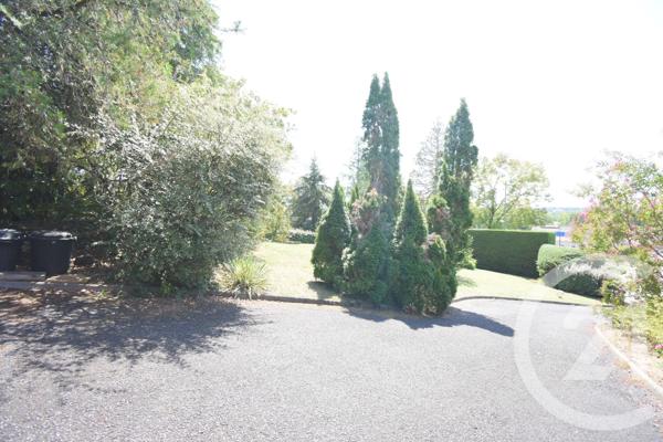 Maison à vendre  4 pièces - 136,85 m 2   VICHY  - 03
