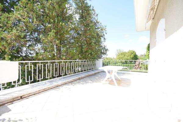 Maison à vendre  4 pièces - 136,85 m 2   VICHY  - 03
