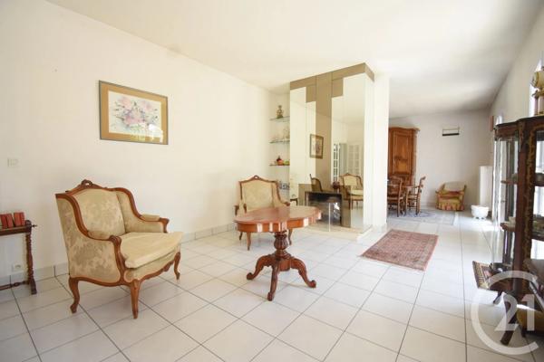 Maison à vendre  4 pièces - 136,85 m 2   VICHY  - 03