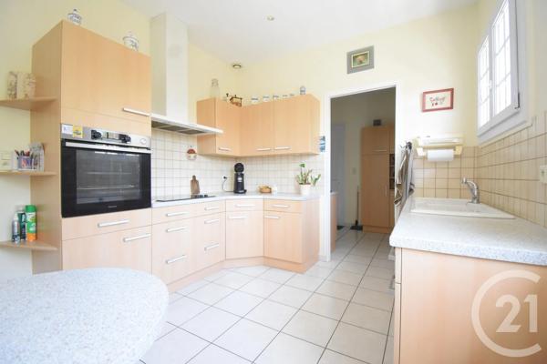 Maison à vendre  4 pièces - 136,85 m 2   VICHY  - 03