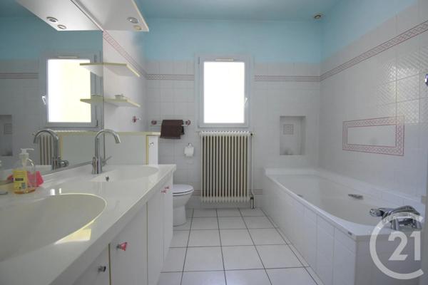 Maison à vendre  4 pièces - 136,85 m 2   VICHY  - 03