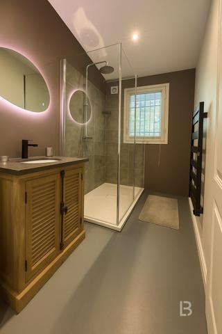 Villa familiale 6 pièces avec piscine chauffée sur terrain plat à Mougins