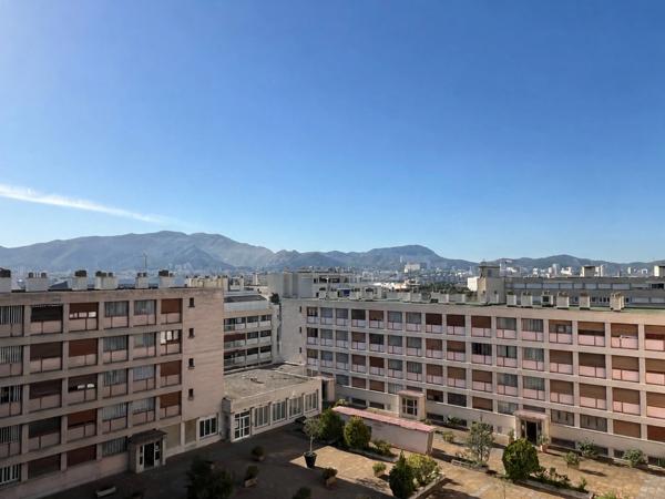 MARSEILLE 10ème / 6ème : T3 Traversant avec Balcon Sud –vue dégagée - 5ème étage avec ascenseur – Proche Castellane
