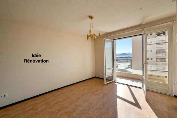 MARSEILLE 10ème / 6ème : T3 Traversant avec Balcon Sud –vue dégagée - 5ème étage avec ascenseur – Proche Castellane