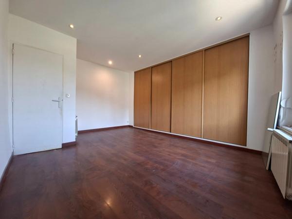 Duplex de caractère à Saint-Marcel : une belle opportunité à saisir