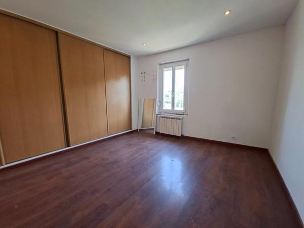 Duplex de caractère à Saint-Marcel : une belle opportunité à saisir