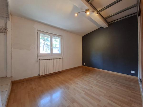 Duplex de caractère à Saint-Marcel : une belle opportunité à saisir
