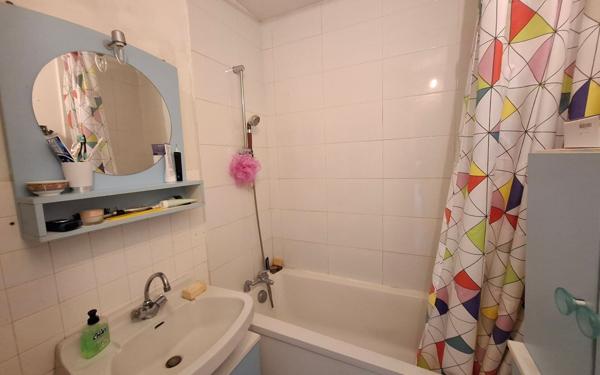 Appartement à vendre    3 pièces • 66,97 m2 Vénissieux