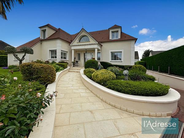 Maison à Ballancourt Sur Essonne 9 pièces 270 m2