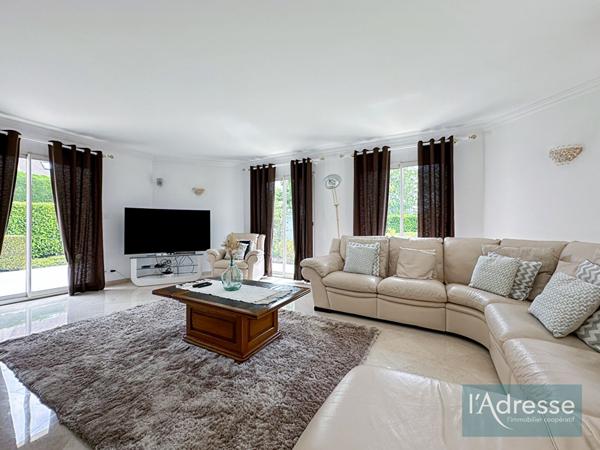 Maison à Ballancourt Sur Essonne 9 pièces 270 m2