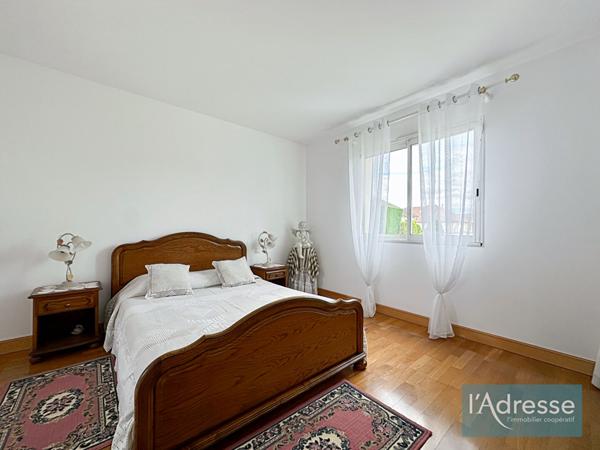 Maison à Ballancourt Sur Essonne 9 pièces 270 m2