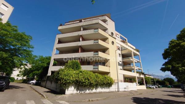 Rare en dernier étage avec terrasse de 60 m² Echirolles Village