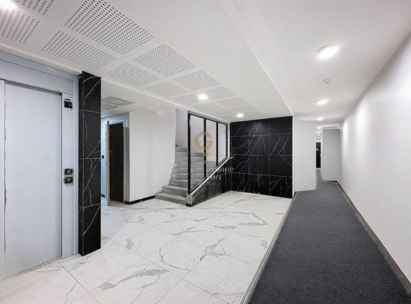 Élégant T4 de 128 m² avec Extérieurs et Stationnements, proche Parc Barbieux