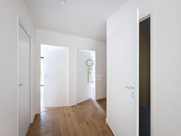 Élégant T4 de 128 m² avec Extérieurs et Stationnements, proche Parc Barbieux